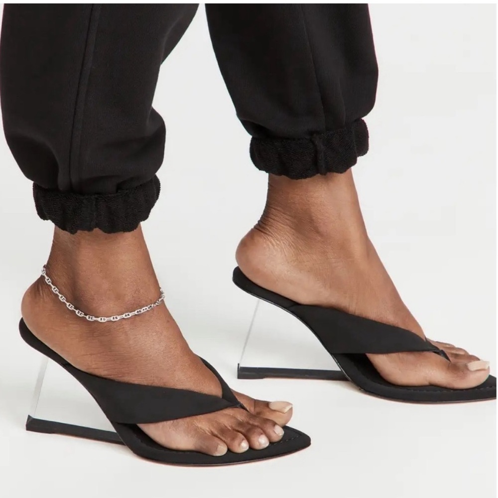 Good American Clear Block Heel
Thong Sandals Black Neoprene Size 8.5